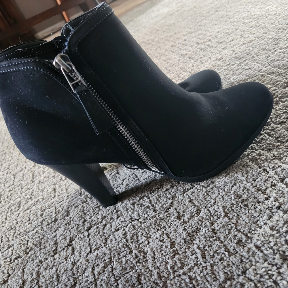 Elegant Black Ankle Boots